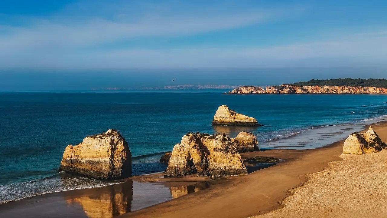 5 Must-See Beaches in Algarve