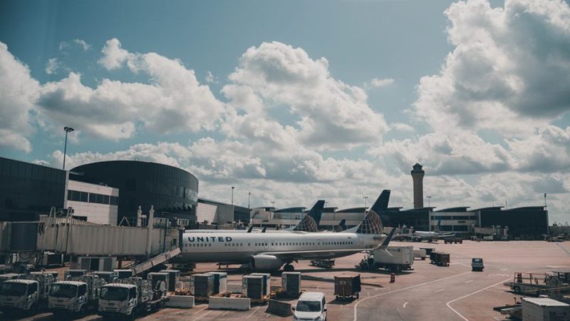 Airport Layover Stretches & Snacks That Help in 2026