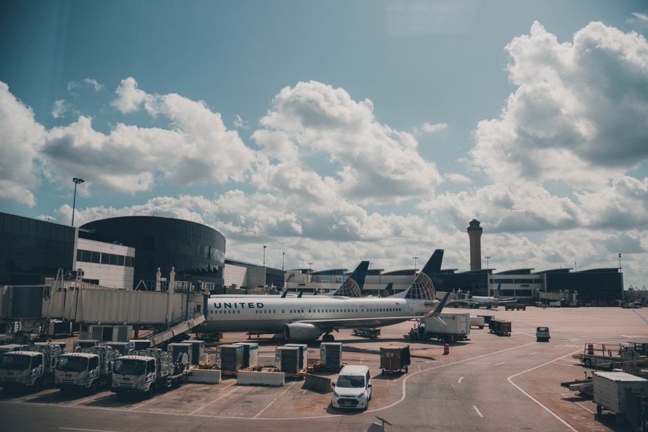 Airport Layover Stretches & Snacks That Help in 2026
