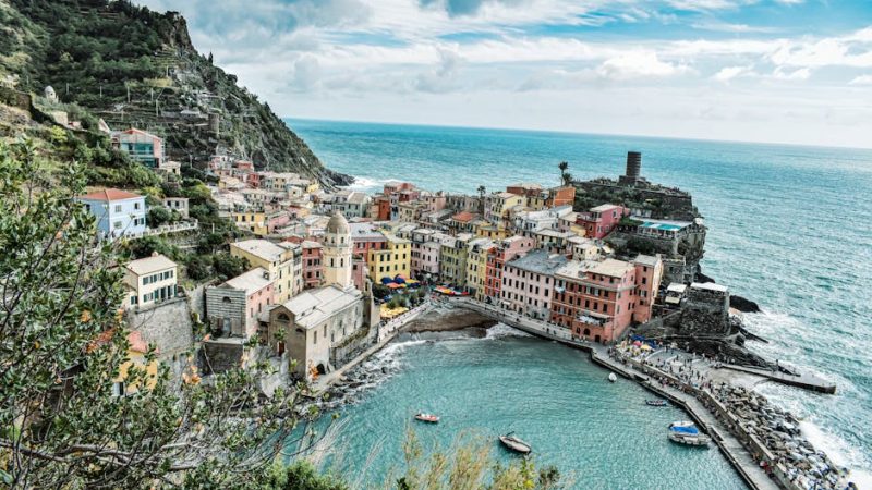 10 Best Places to Visit for Christmas in the UK 2024