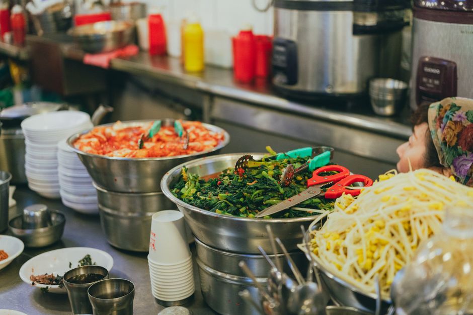 Street Food Safety Thailand: How to Navigate Local Markets and Street Food Safely in Thailand: A Risk-Analysis Guide